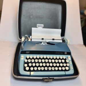 Vintage 1973 Smith Corona Typewriter Portable With Case Two Toned Blue Classic